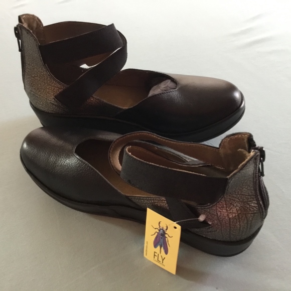 Shoes - Picture 2 of 4